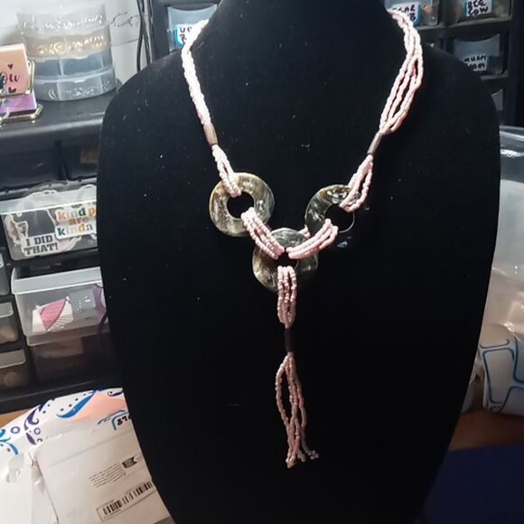 Beautiful beaded necklace - Picture 1 of 4